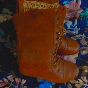 Brown winter boots